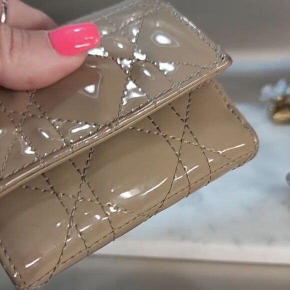 Lady Dior Lotus Compact Wallet Calfskin, Cannage Quilting 2022 Collection - Picture 5 of 14